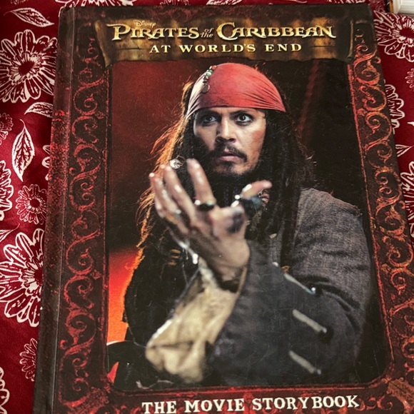 Disney Pirates of the Caribbean At World's End Storybook - Red and Black - Picture 1 of 4
